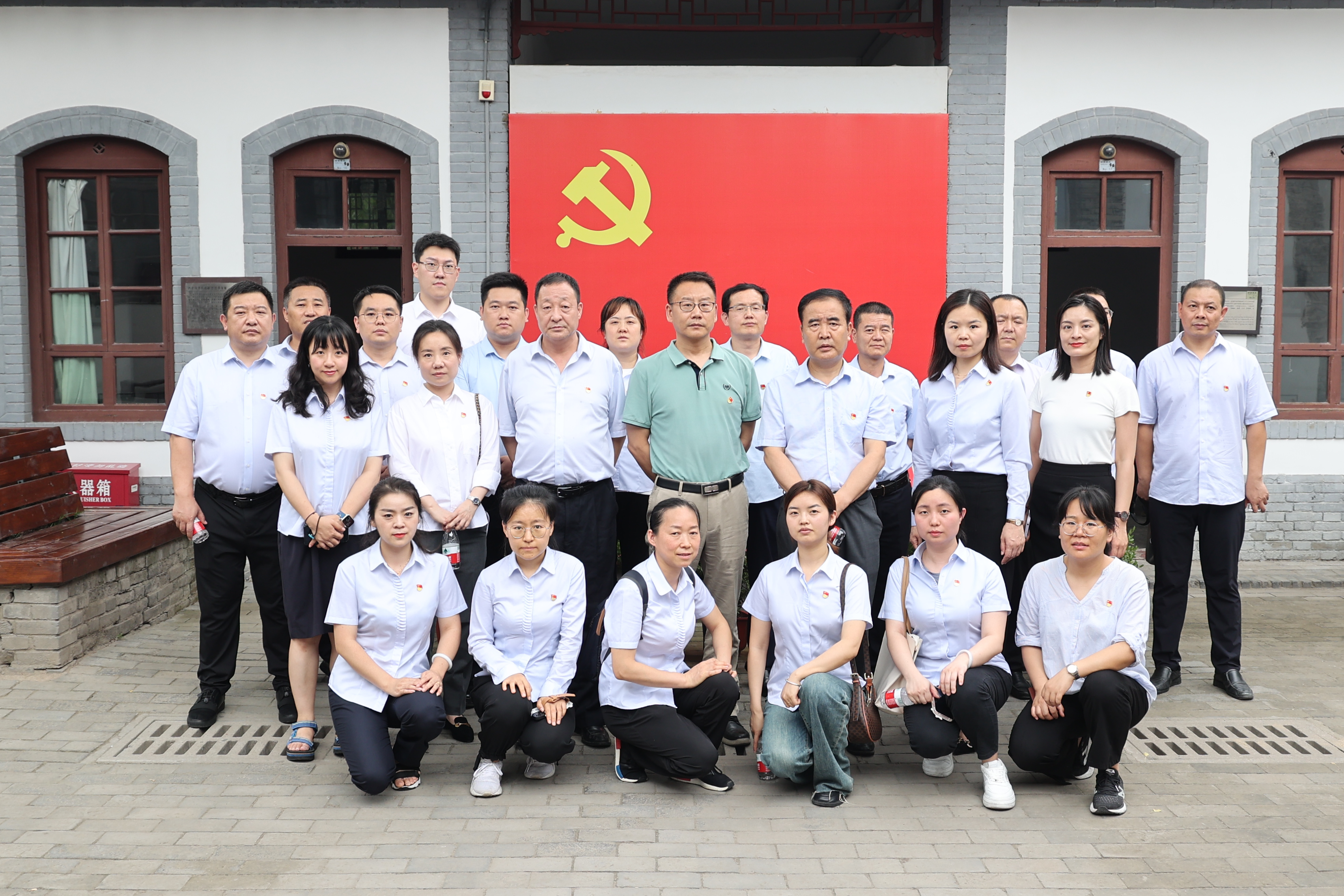 公司黨委組織開展“學黨章、悟思想、強黨性、  善作為”主題黨日活動